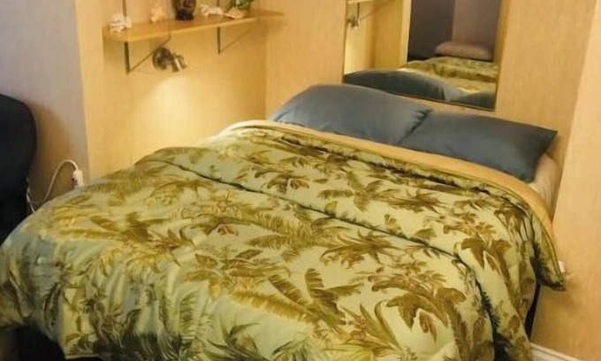 West Hills Casa | *Self check-in. Private Entrance. Netflix.*