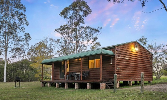 North Rothbury Cabaña | Hunter Hideaway Merlot Cottage