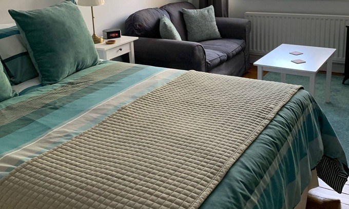 New Forest District Cama Y Desayuno | Habitación en la planta baja a pocos pasos del centro de Lymington