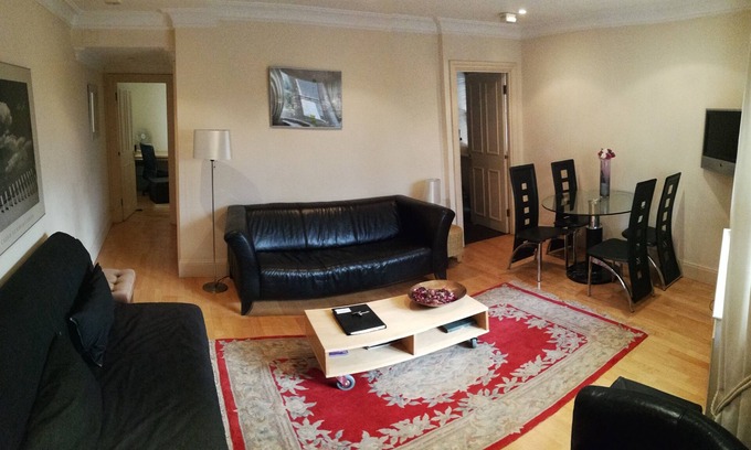 Vincent Square Apartamento | Apartamento de lujo independiente para 4 personas - Cama doble y sofá cama King