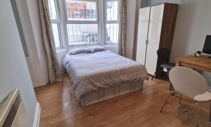 Leabridge Apartamento | Self contained studio flat in Clapton, Hackney E5