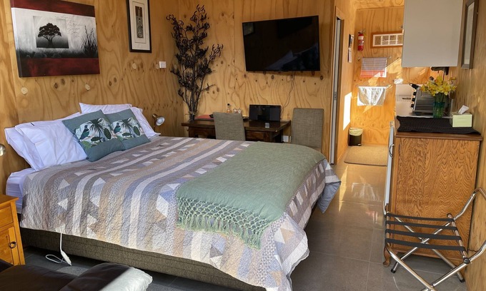 Motueka Apartamento | Self contained unit. By the beach and golf course only 2.2 kms to town centre