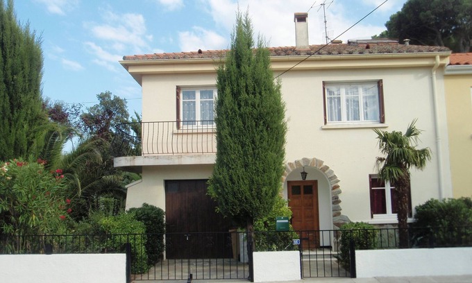 Saint-Genis Villa | Villa Pareada en pueblo