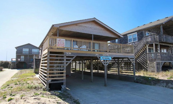 Colington Casa | Semi-Oceanfront, Ocean Views, 200 ft to Beach access, Dogs Welcome, KD242, Fitzs Wave Watcher