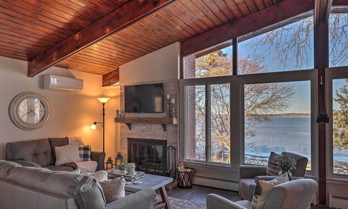 Seneca Falls Cabaña | ¡NUEVO! Casa de lujo en el lago Cayuga, junio disponible