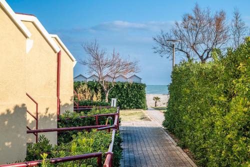 Senigallia Apartamento | Senigallia, bilocale fronte mare con giardino - SE040