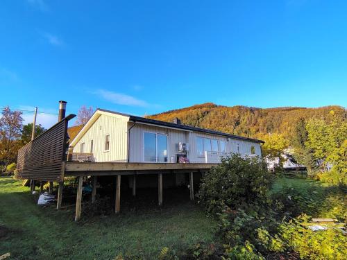 Lenvik Apartamento | Senja Jøvika Lodge In the heart of Mallangen