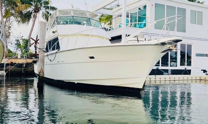 Key West Alquiler De Eote | Sentient Waters: 63' Boat With Full Amenities & Sun Deck