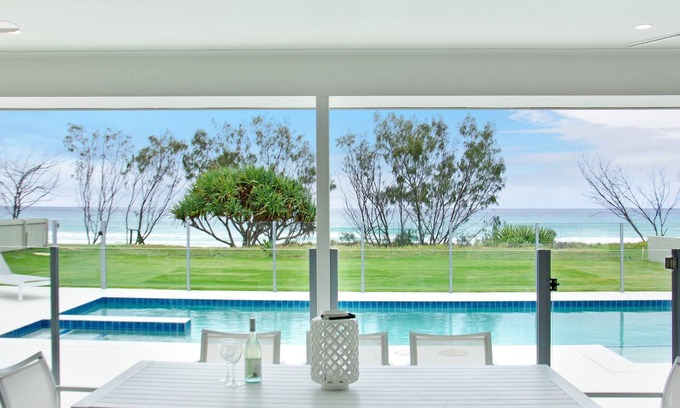 Bilinga Casa | Sentosa on Tugun - Absolute Beachfront Home