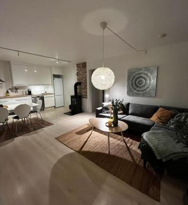 Sandnes Apartamento | Sentral og lys leilighet med stor uteplass og gratis parkering