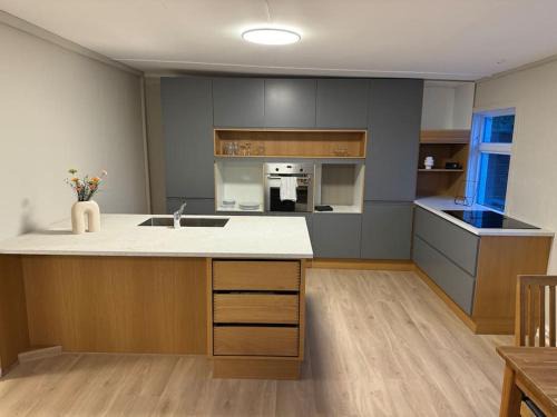 Egersund Apartamento | Sentralt hus med egen parkering