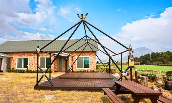 Andeok Casa | Seoguipo Umblanc Pension