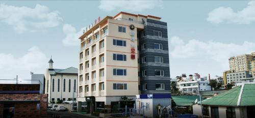 Songsan-dong Hotel | Seogwipo Milano