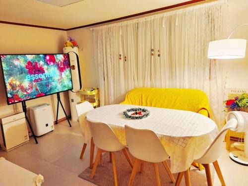 Banghwa-dong Apartamento | Seoul, 3 rooms, Gimpo Airport, free parking, 1 PM check-out, super close to the station, 10 people, warm accommodation, 4 beds, Hongdae, Jongno, Myeongdong