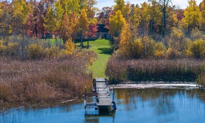 Nisswa Cabina | Sept 4-7 Open! Lake Edward, Mins to Nisswa, Hot Tub , Game Room , Firepit