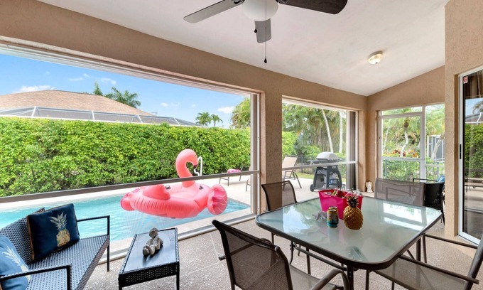 Marco Island Casa | Family Fun Getaway w/Beach Gear, Pool in Sun & WiFi ~1mi to Beach; Walk to Dining/Shops