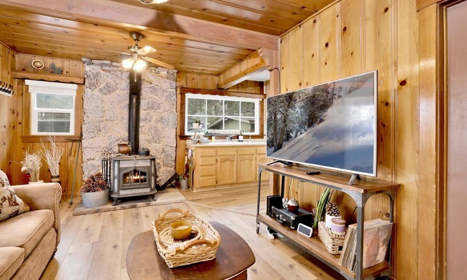 Big Bear City Cabina | Sequoia Mountain Retreat #2361