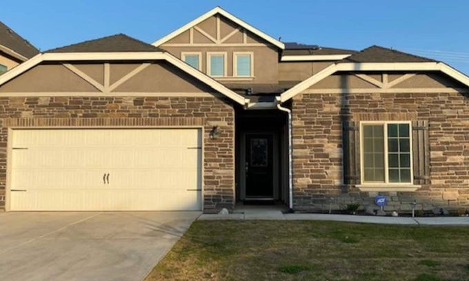 Visalia Casa | Sequoia Neighbor/Home Away From Home