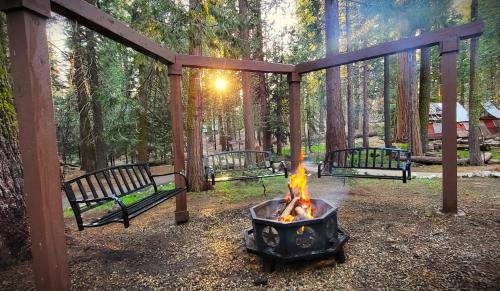Wilsonia Casa | Sequoia Splendor, inside Kings Canyon NP by Visitors Center
