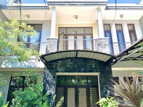 Surabaya Casa | Serafinna Guest House