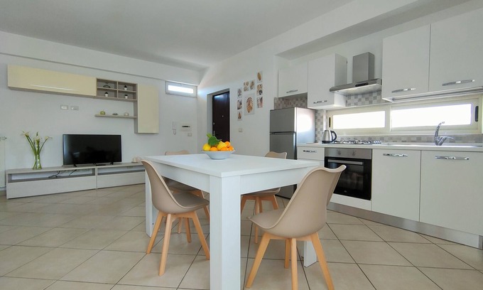 Mondragone Apartamento | Serao House, apartment on the 2nd floor in the center