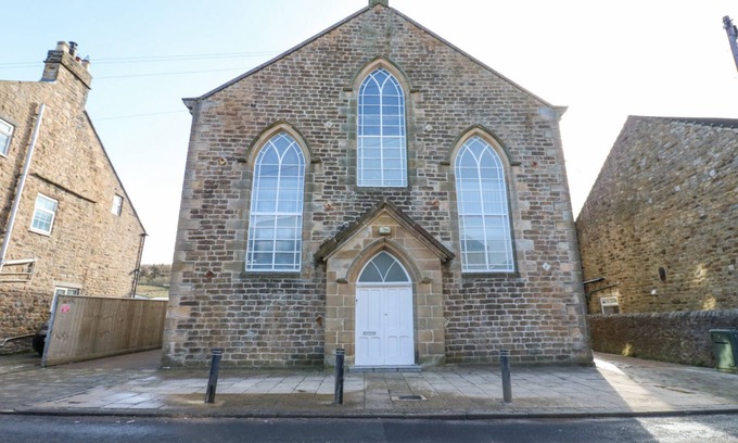 Eastgate Casa | SERAPHIM HOUSE, pet friendly, with hot tub in St John's Chapel