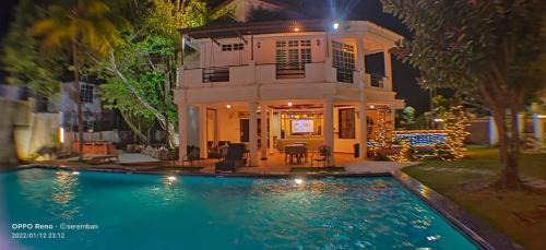 Seremban Villa | Seremban Grande Villa by uBook