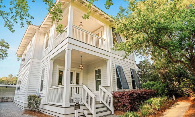 Greenway Park Casa | Serendipity by the Sea | Pet-Friendly, Near Beach, Summer Kitchen, Pool