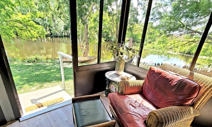 Inverness Cabaña | Serendipity Lakehouse with dock, canoes and kayaks plus we are pet friendly!