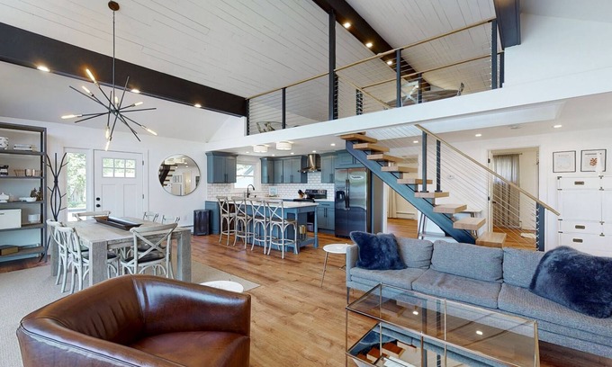 Bradford Cabaña | Serene 2-Cottage Lakefront Retreat