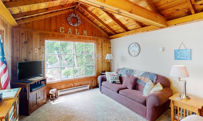 Town of Jerusalem Cabaña | Serene 2BR Cottage on 180ft of Private Keuka Lakefront