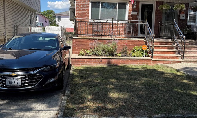 Queens Casa | Serene 3-bedroom house with AC in Queens located in a quiet neighborhood