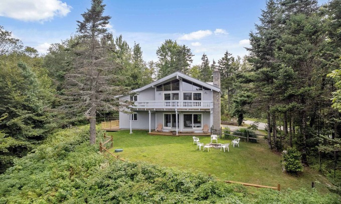 Andover Casa | Serene 4-BR Retreat 10 Mins to Okemo