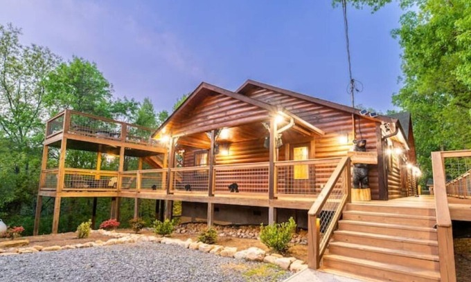 Sevierville Cabina | Serene 4BdRm Cabin w Outdoor KIT/FRPLC/Treehouse