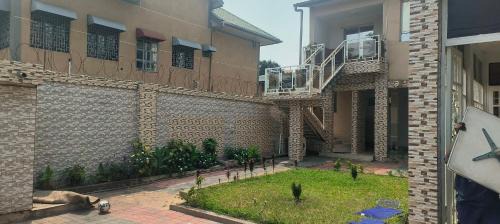 Limete Casa | Serene 5-Bedroom Apartment in Kinshasas 10me Rue Limete-Rsidentiel