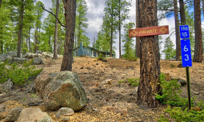 Jemez Springs Cabina | Serene 70s Retreat Near San Antonio Hot Springs