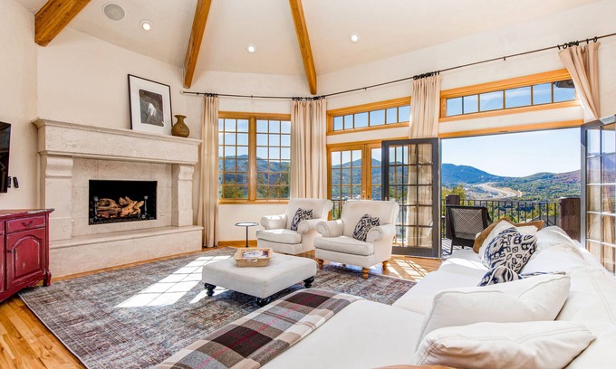Summit Park Casa | Serene and Spacious 5BR with Gorgeous Views, Hot Tub