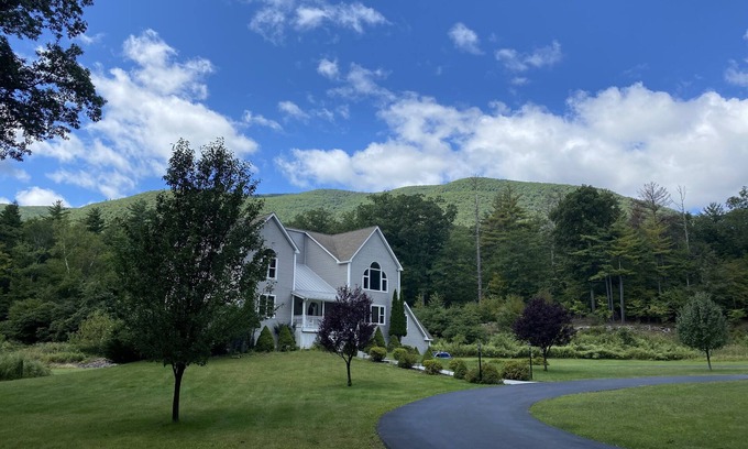 West Saugerties Casa | Serene and spacious mountain escape - perfect for families