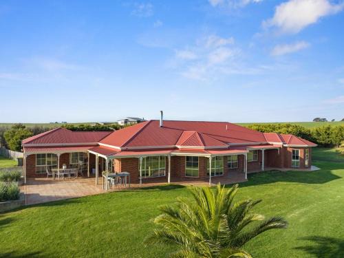 Ventnor Casa | Serene Beach Haven: Sleeps 12