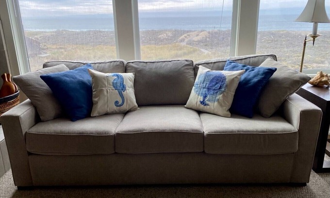 Castroville Casa | Serene beachfront getaway, breathtaking ocean views, steps from the beach!