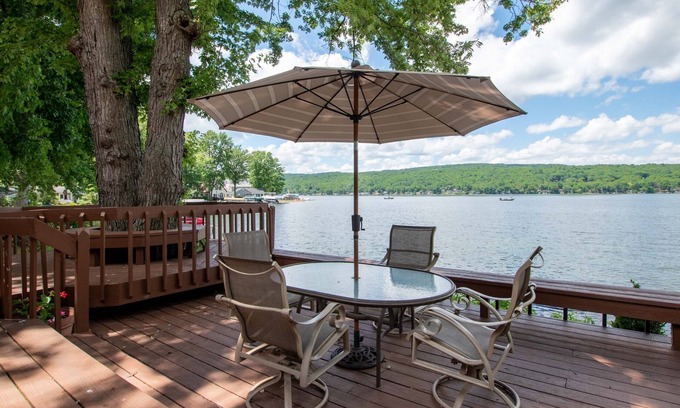 Honeoye Casa | Serene Beauty at Inspiration Cove