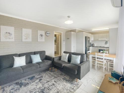 North Batemans Bay Apartamento | Serene Coastal Retreat with Carport