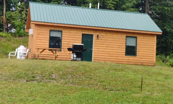 Hyde Park Cabina | Serene country cabins 6 in the heart of Vermont