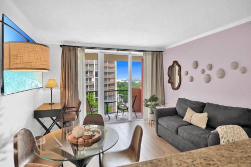 Coconut Grove Apartamento | Serene Cozy Retreat with Balcony Free Parking