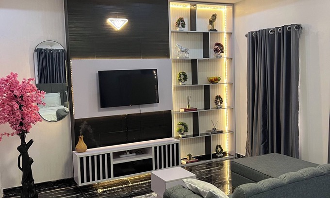 Ajah Apartamento | Serene environment perfect for a pri8 short or long stay.Beach,bar n mall nearby