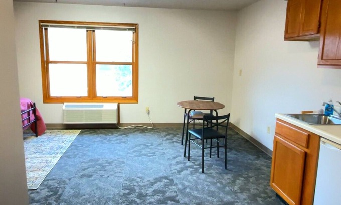 Eureka Casa | Serene Escape, Fishing, Small-Town Charm