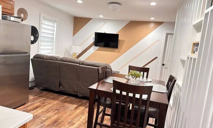 Wilkes-Barre Casa | "Serene Escape: Leave Worries Behind"