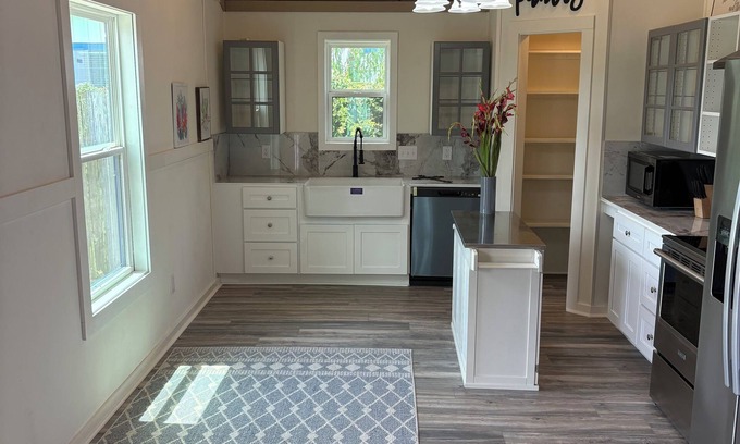 Sealy Otro | Serene farmhouse with AC in New Ulm Tx - 3 bedrooms