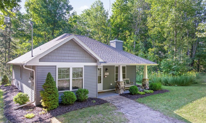 Fish Creek Cabaña | Serene Fish Creek Escape- private lot with fire pit