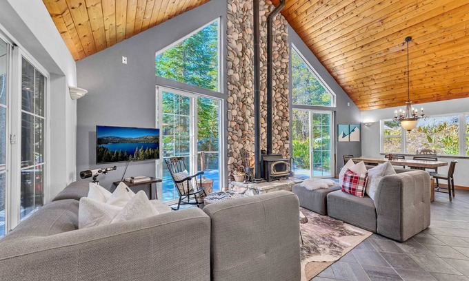 Serene Lakes Casa | Serene Forest Retreat Near 3 Ski Resorts